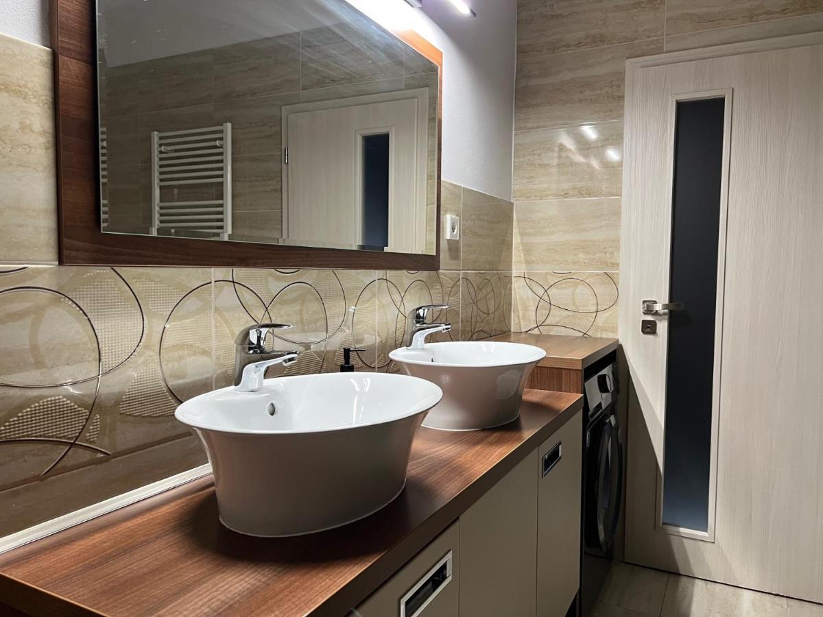 Apartment House Nová Dubnica Екстериор снимка